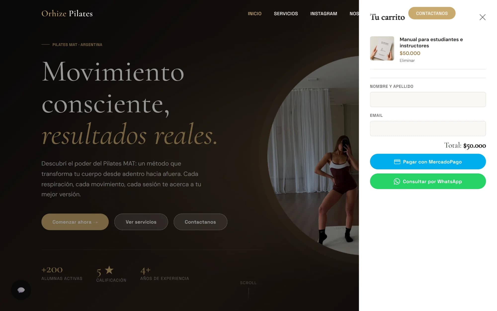 Cajón del carrito abierto con el manual adentro, formulario de nombre y correo, y los botones de pago